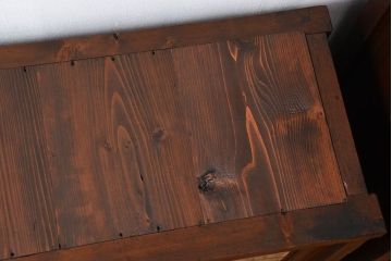 アンティーク家具　アンティーク 古い木のシンプルな二段重ね収納棚 (書棚、食器棚)