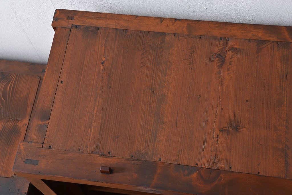 アンティーク家具　アンティーク 古い木のシンプルな二段重ね収納棚 (書棚、食器棚)