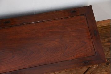中古 高級家具 唐木製の螺鈿細工入りの中国飾り棚 (キャビネット、ガラスケース)
