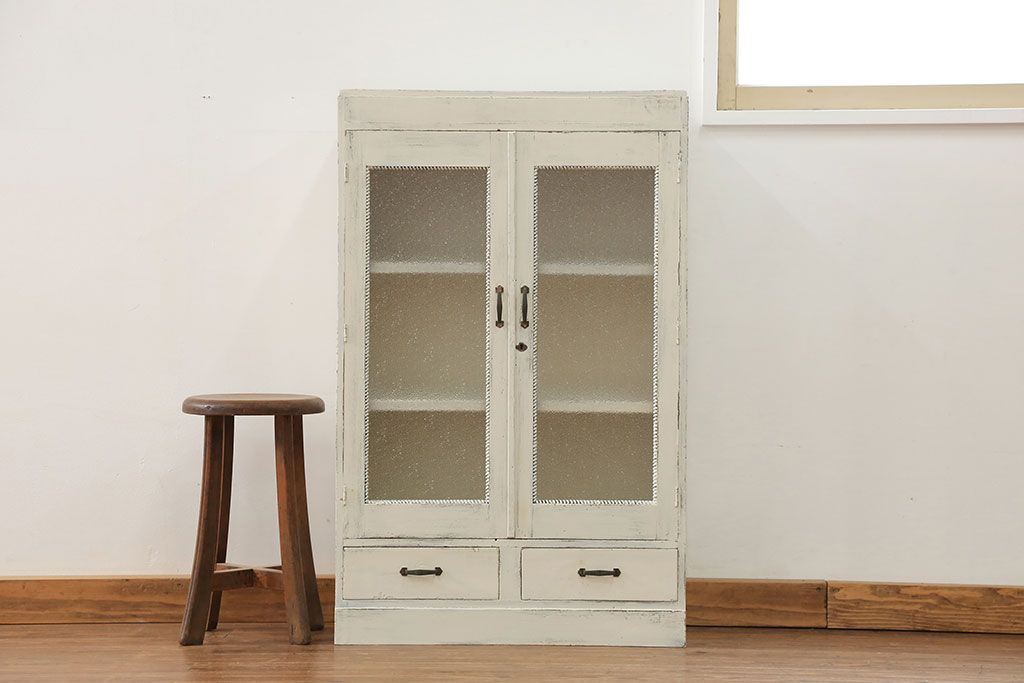 アンティーク家具　アンティークペイント ダイヤガラス入りのブックケース(本箱、収納棚)