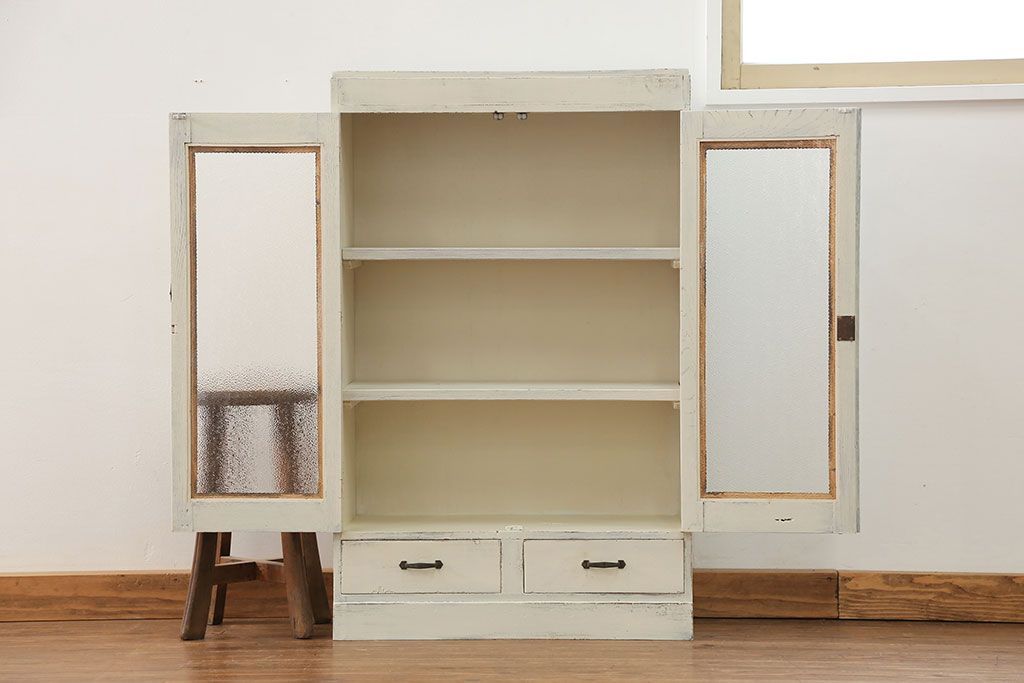 アンティーク家具　アンティークペイント ダイヤガラス入りのブックケース(本箱、収納棚)