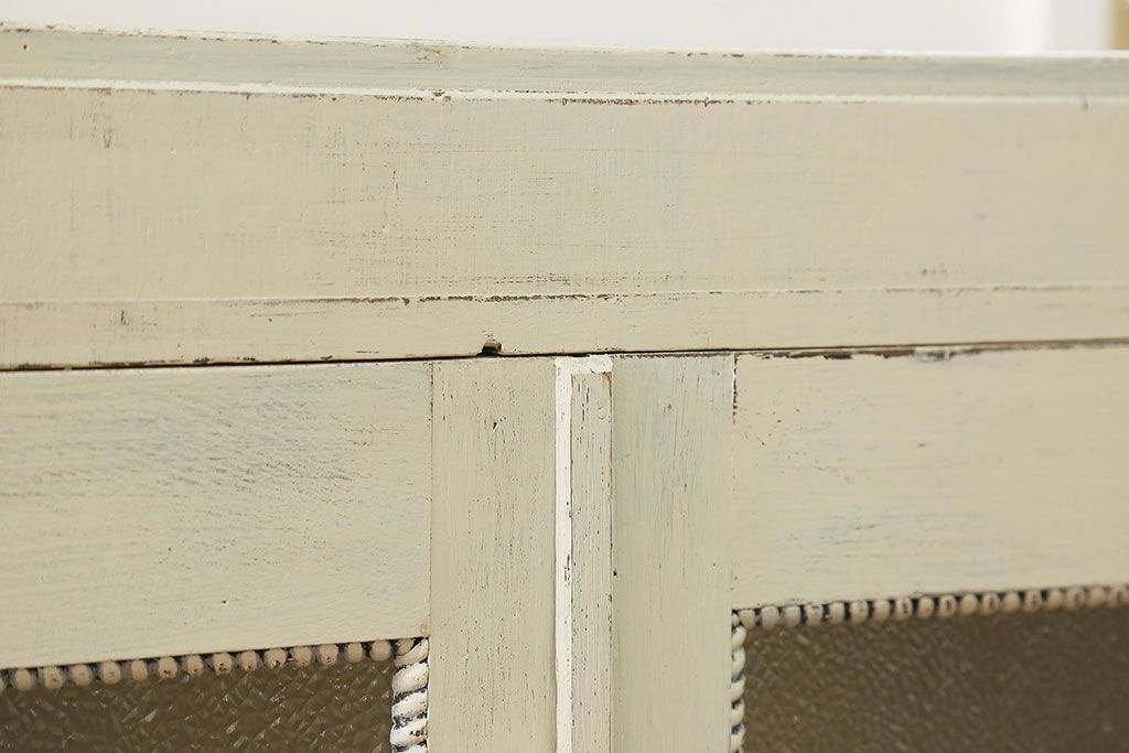 アンティーク家具　アンティークペイント ダイヤガラス入りのブックケース(本箱、収納棚)