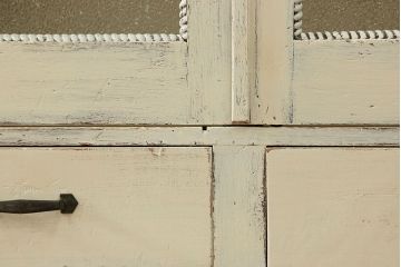 アンティーク家具　アンティークペイント ダイヤガラス入りのブックケース(本箱、収納棚)