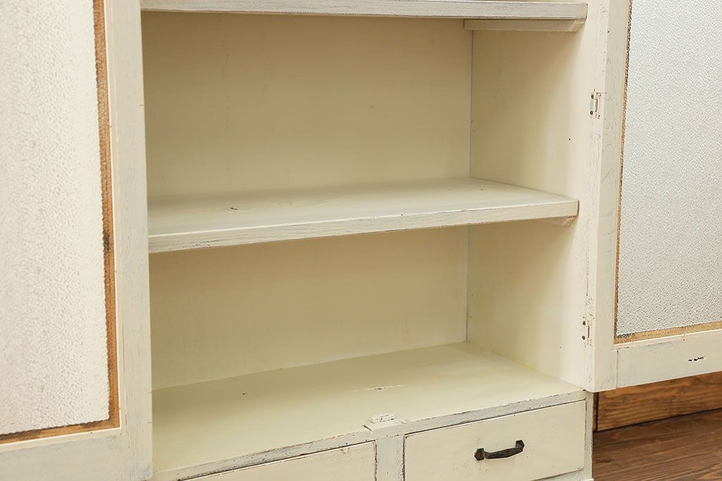 アンティーク家具　アンティークペイント ダイヤガラス入りのブックケース(本箱、収納棚)