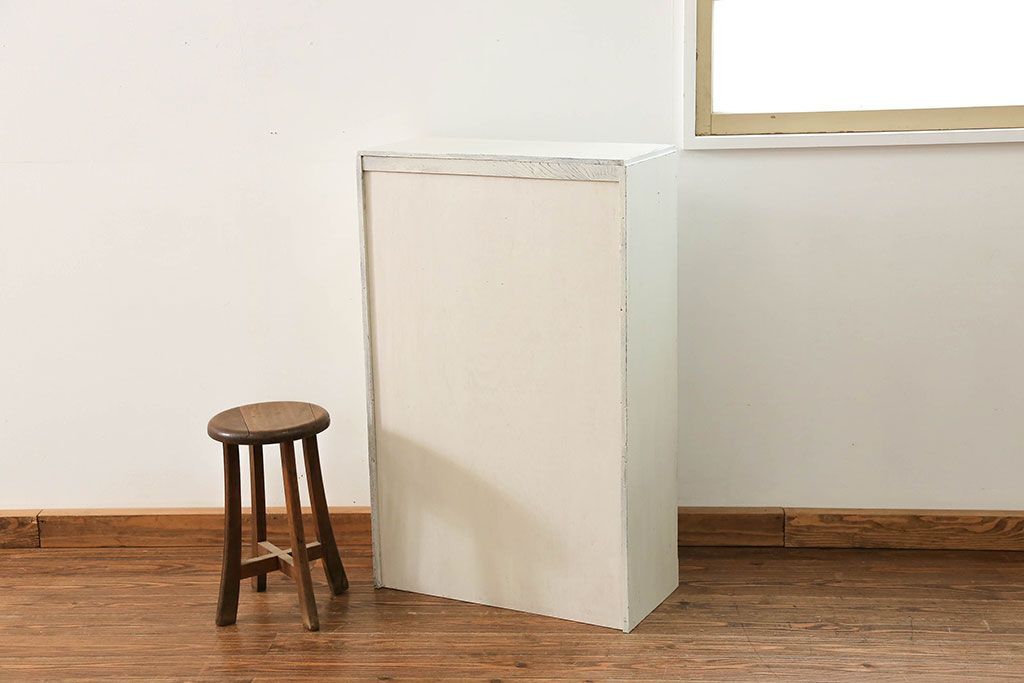 アンティーク家具　アンティークペイント ダイヤガラス入りのブックケース(本箱、収納棚)