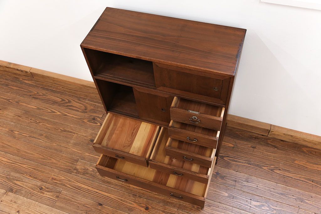 アンティーク家具　古民具・骨董 古い木の小振りな収納棚(箪笥)