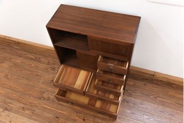 アンティーク家具　古民具・骨董 古い木の小振りな収納棚(箪笥)