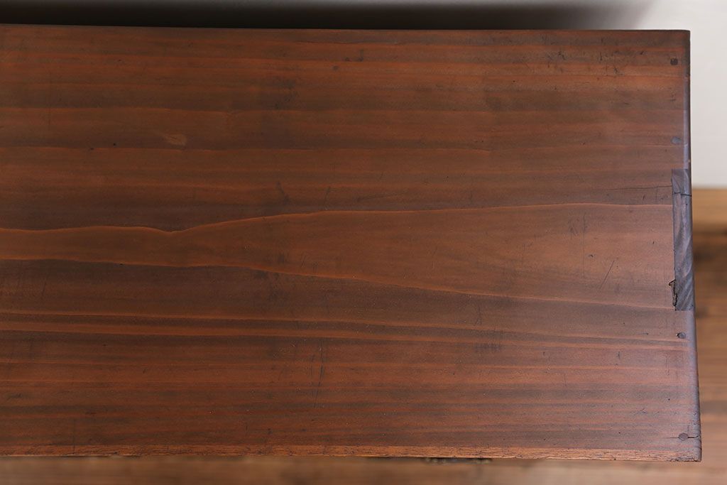 アンティーク家具　古民具・骨董 古い木の小振りな収納棚(箪笥)