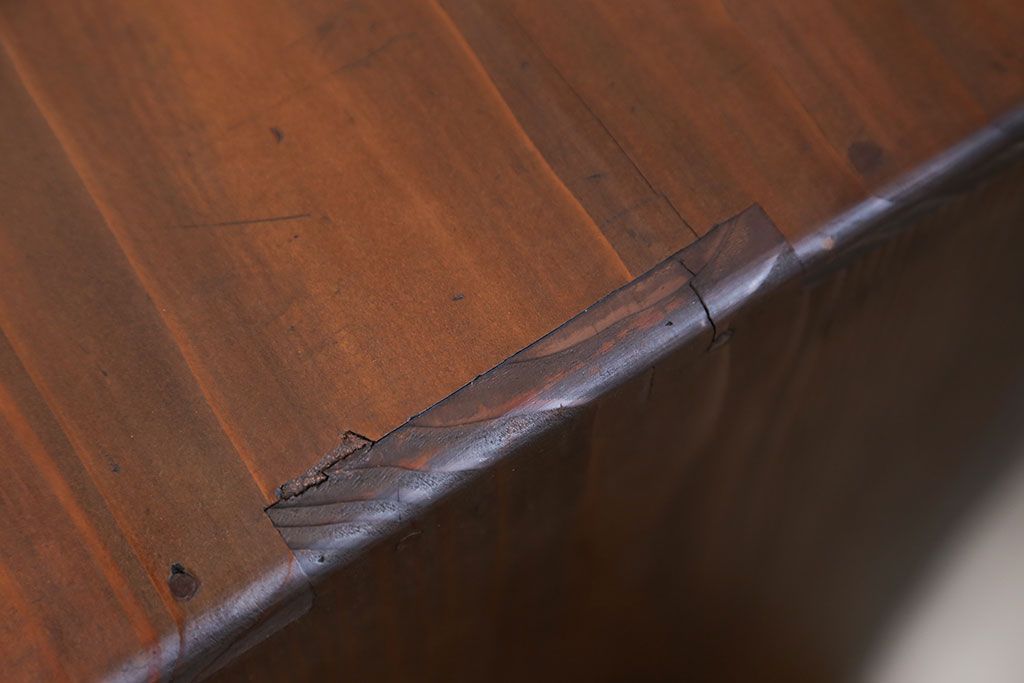 アンティーク家具　古民具・骨董 古い木の小振りな収納棚(箪笥)