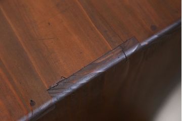 アンティーク家具　古民具・骨董 古い木の小振りな収納棚(箪笥)