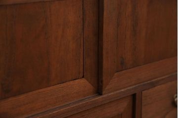 アンティーク家具　古民具・骨董 古い木の小振りな収納棚(箪笥)