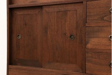 アンティーク家具　古民具・骨董 古い木の小振りな収納棚(箪笥)