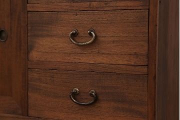 アンティーク家具　古民具・骨董 古い木の小振りな収納棚(箪笥)