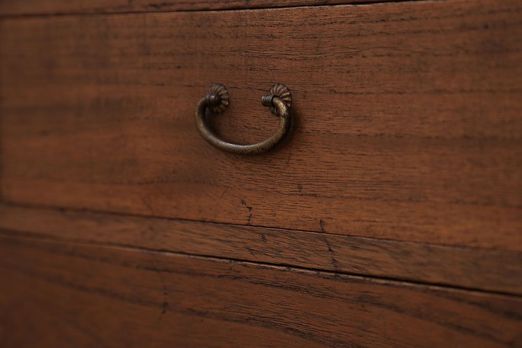 アンティーク家具　古民具・骨董 古い木の小振りな収納棚(箪笥)