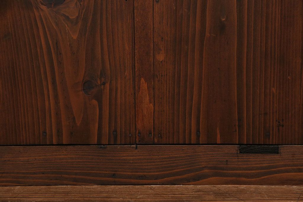 アンティーク家具　古民具・骨董 古い木の小振りな収納棚(箪笥)