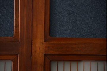 古民具・骨董 モダンな和紙貼り 組子帯戸 4枚セット (ガラス戸、和風建具、ガラス帯戸)