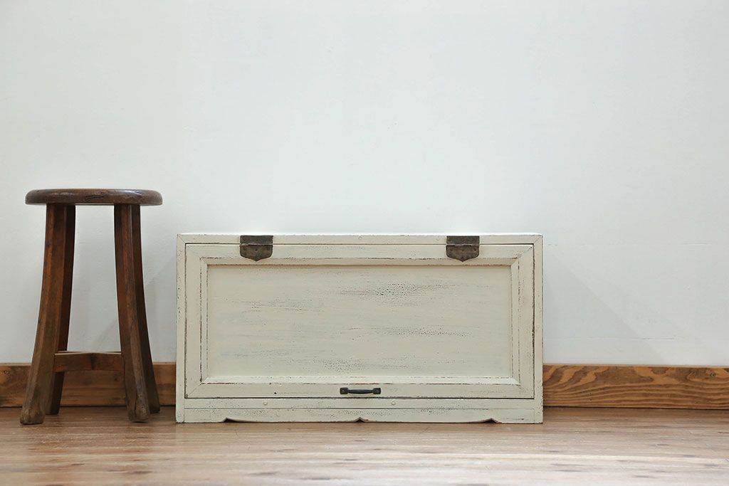アンティーク家具　アンティークペイント 上開戸の引き出し付き収納棚(ローボード)