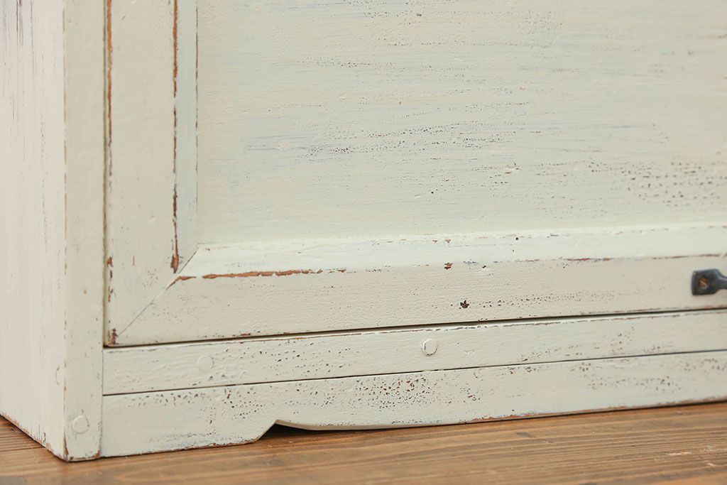 アンティーク家具　アンティークペイント 上開戸の引き出し付き収納棚(ローボード)