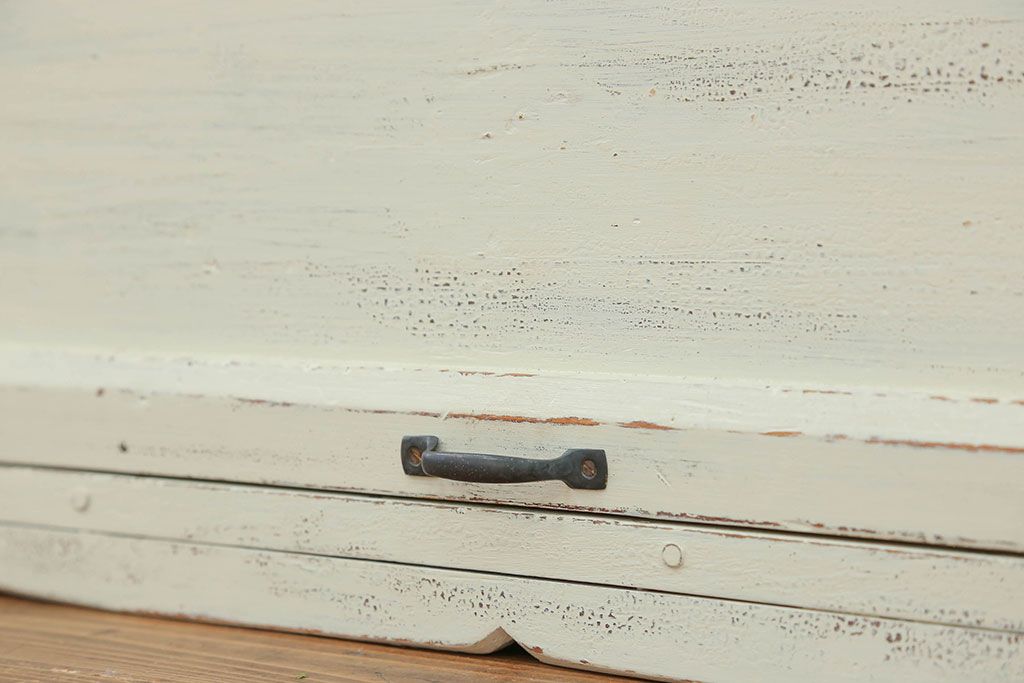 アンティーク家具　アンティークペイント 上開戸の引き出し付き収納棚(ローボード)