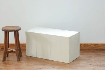 アンティーク家具　アンティークペイント 上開戸の引き出し付き収納棚(ローボード)