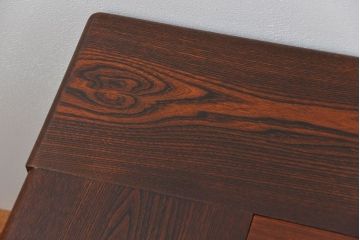 中古 杢目の美しいニレ材 重厚な囲炉裏ダイニングテーブルとダイニングチェア4脚セット