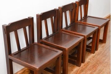 中古 杢目の美しいニレ材 重厚な囲炉裏ダイニングテーブルとダイニングチェア4脚セット