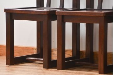 中古 杢目の美しいニレ材 重厚な囲炉裏ダイニングテーブルとダイニングチェア4脚セット