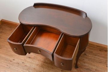アンティーク家具　イギリスアンティーク オーク材のキドニーサイドキャビネット(ドレッシングチェスト)