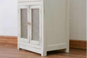 アンティーク家具　アンティークペイント ガラスの取っ手付き ダイヤガラスデンタルキャビネット(1)(収納棚、ケビント)