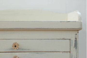 アンティーク家具　アンティークペイント ガラスの取っ手付き ダイヤガラスデンタルキャビネット(1)(収納棚、ケビント)