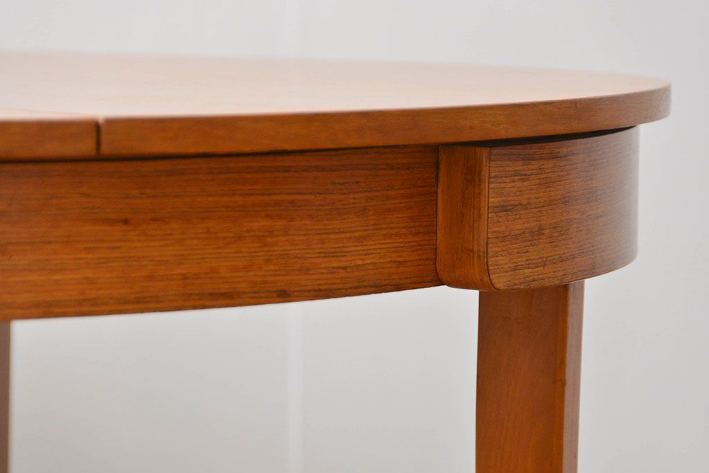 ヴィンテージ家具　北欧ビンテージ　丸型エクステンションテーブル