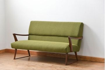 レトロ家具　アンティーク　レトロなデザインの3Pソファ