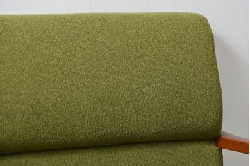 レトロ家具　アンティーク　レトロなデザインの3Pソファ