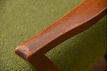 レトロ家具　アンティーク　レトロなデザインの3Pソファ