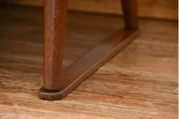 レトロ家具　アンティーク　レトロなデザインの3Pソファ