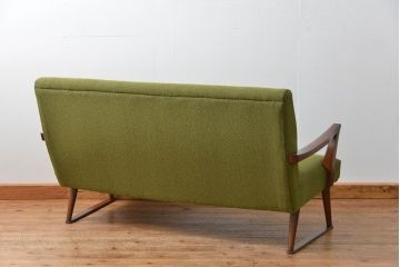 レトロ家具　アンティーク　レトロなデザインの3Pソファ