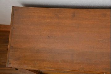 レトロ家具　昭和レトロ モールガラス入りのミッドセンチュリー食器棚(カップボード、収納棚)