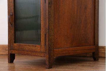 アンティーク家具　アンティーク モールガラス入り!小振りなサイドテーブル(3)(収納棚)