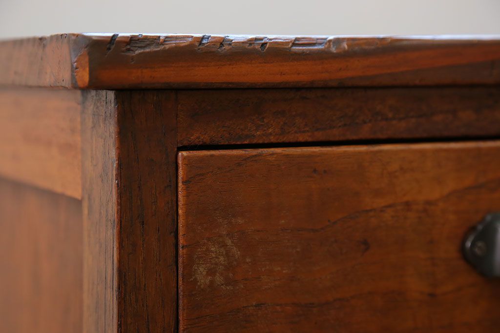 アンティーク家具　アンティーク モールガラス入り!小振りなサイドテーブル(3)(収納棚)