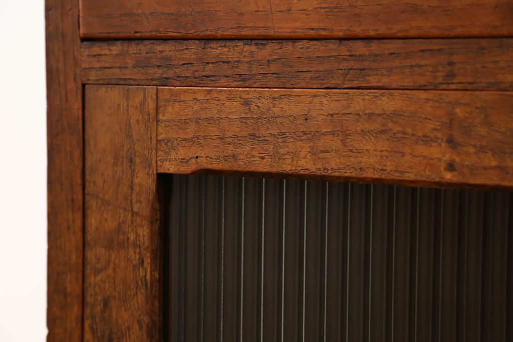 アンティーク家具　アンティーク モールガラス入り!小振りなサイドテーブル(3)(収納棚)