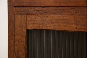 アンティーク家具　アンティーク モールガラス入り!小振りなサイドテーブル(3)(収納棚)