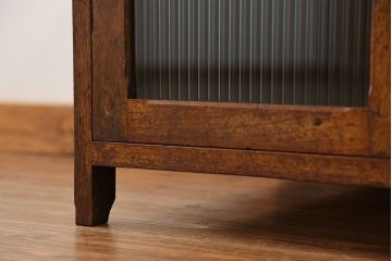 アンティーク家具　アンティーク モールガラス入り!小振りなサイドテーブル(3)(収納棚)