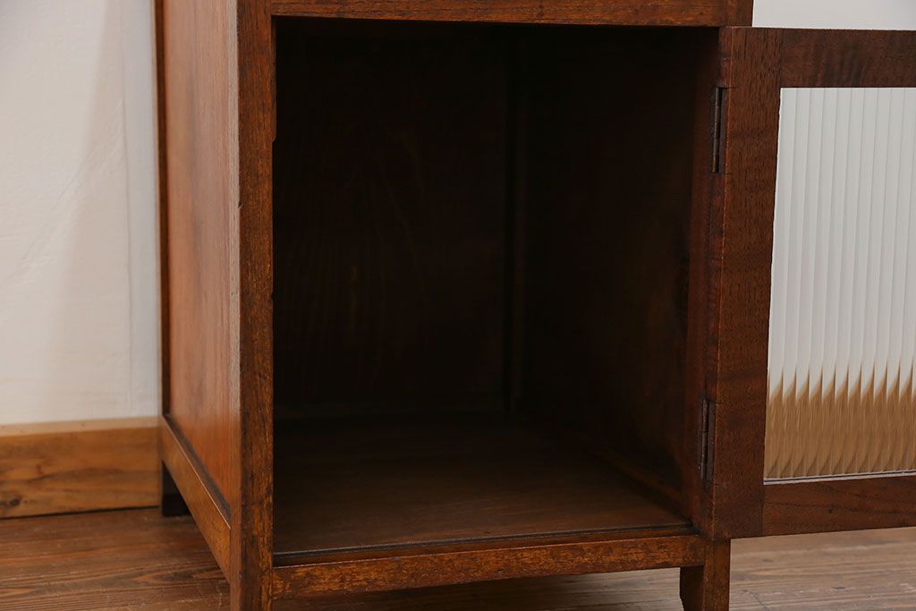 アンティーク家具　アンティーク モールガラス入り!小振りなサイドテーブル(3)(収納棚)