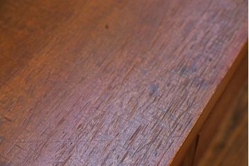 アンティーク家具　アンティーク 古い木の引き出し付き裁ち板(テレビボード、ローボード)