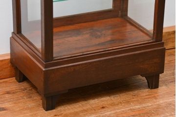アンティーク家具　アンティーク 小振りな縦型ガラスケース(ショーケース)　
