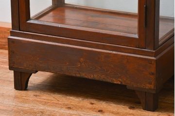 アンティーク家具　アンティーク 小振りな縦型ガラスケース(ショーケース)　