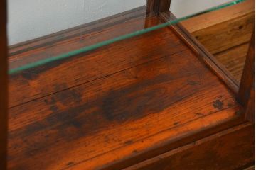 アンティーク家具　アンティーク 小振りな縦型ガラスケース(ショーケース)　