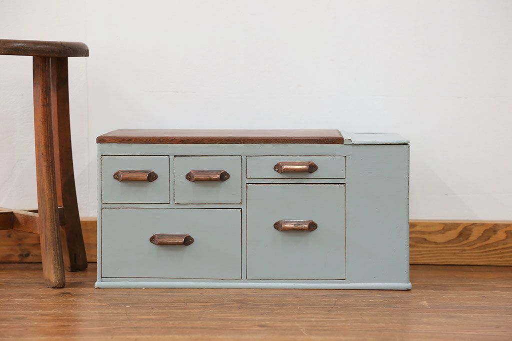 アンティーク家具　アンティークペイント 上蓋付き 5杯小引き出し