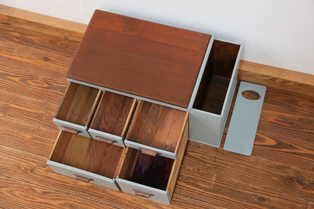 アンティーク家具　アンティークペイント 上蓋付き 5杯小引き出し