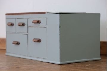 アンティーク家具　アンティークペイント 上蓋付き 5杯小引き出し